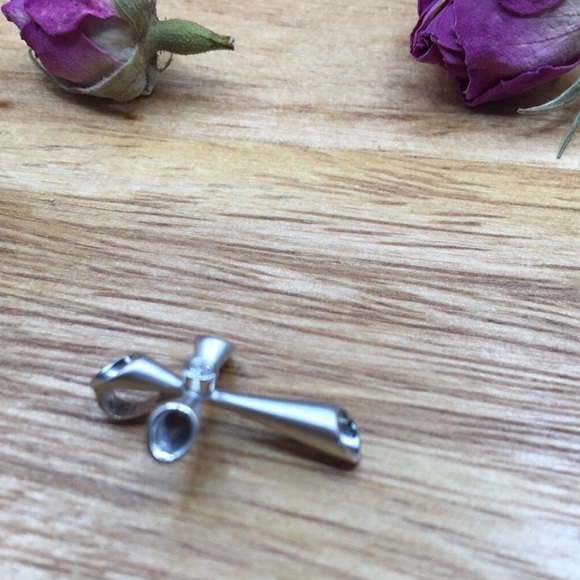 Diamond cross and 14kt white gold - Picture 5 of 6